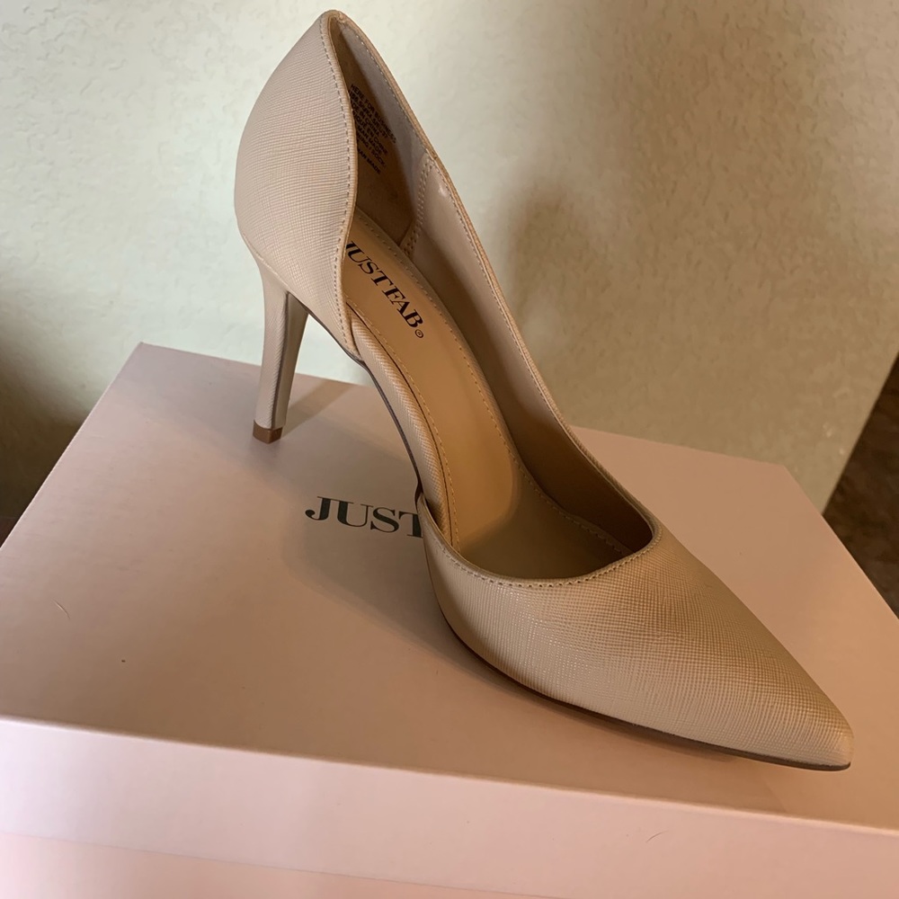 Pumps NEW IN BOX